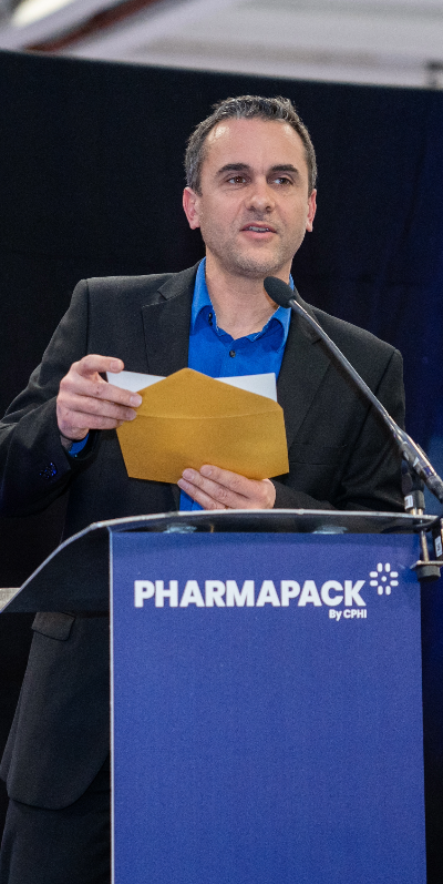 pharma professional announcing winner at Pharmapack awards
